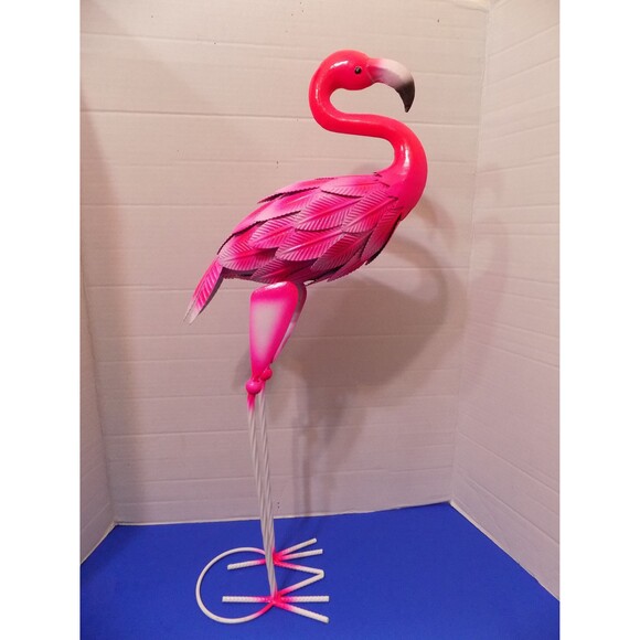 NEW Metal Flamingo Statue Figurine Home Decor Florida Souvenir - Picture 4 of 6